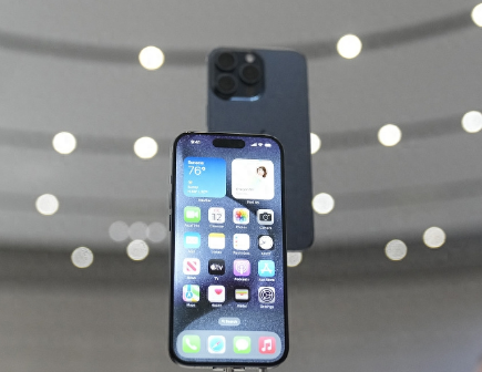 布拖Apple维修站分享买iPhone15还是华为Mate60 